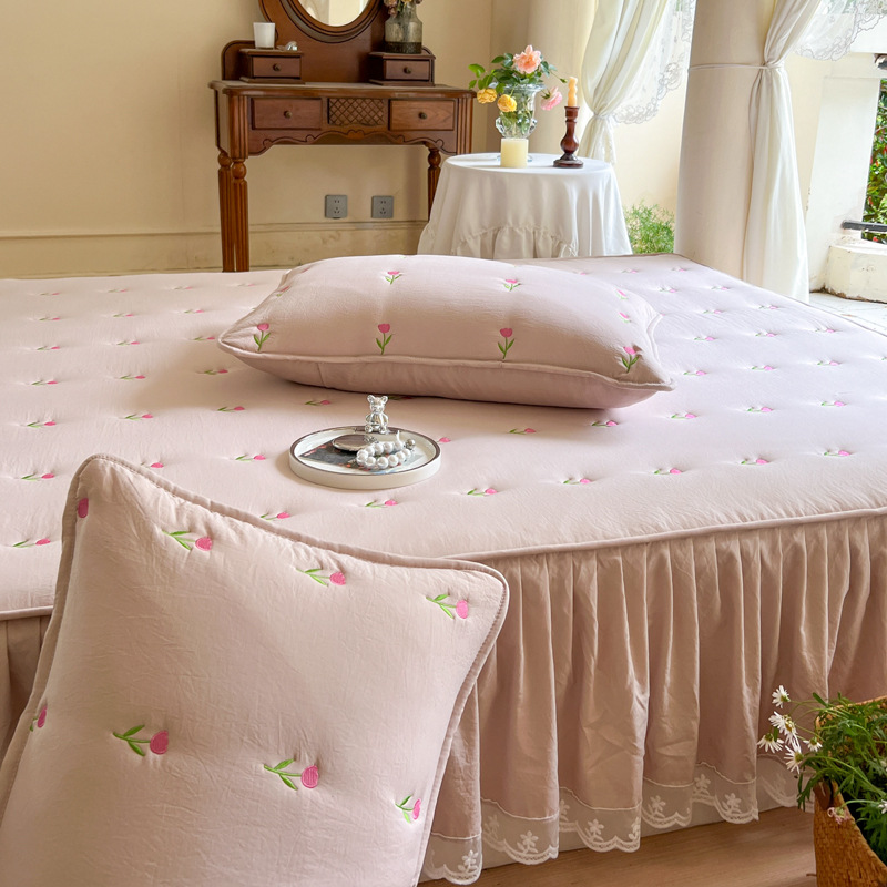 Thicken Quilted Cotton Bed Ski - Embroidery Quilt Cover ulasan dan harga
