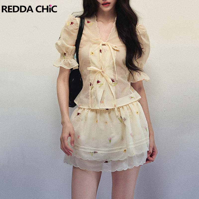 REDDACHiC Floral-embroidered C - Embroidery Blouse ulasan dan harga