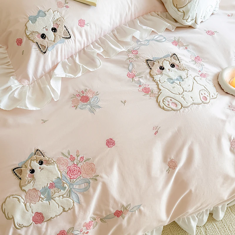 Pink Pure cotton cute cartoon  - Embroidery Quilt Cover ulasan dan harga